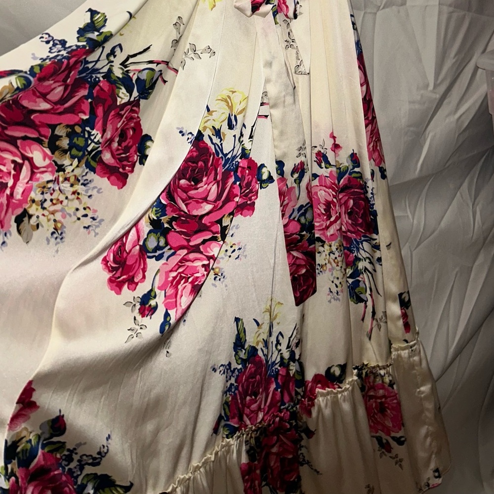 Betsey Johnson Feminine Cream Pink Floral Maxi Dress - Picture 8 of 9